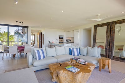 Luxury Villa Photo #16