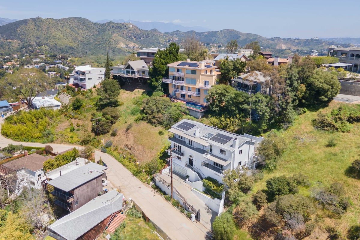 The Artist’s Summit