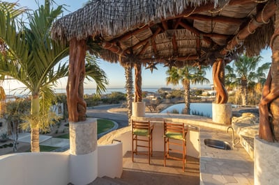 Luxury Villa Photo #18