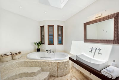 Luxury Villa Photo #29