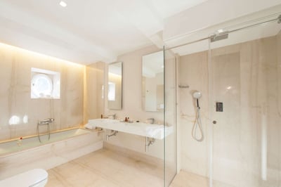Luxury Villa Photo #22