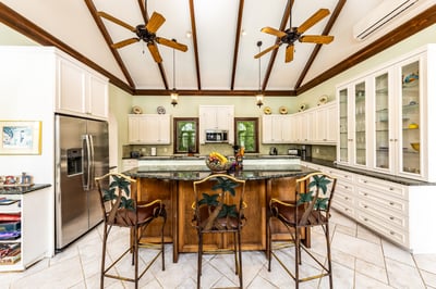 Luxury Villa Photo #25