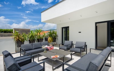 Luxury Villa Photo #16