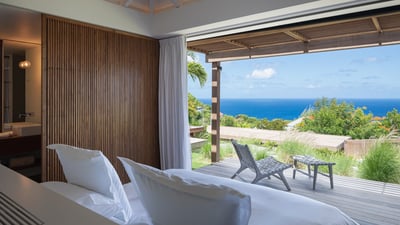 Bedroom 2: King size bed, air-conditioning, ceiling fan, HD-TV, Apple TV. Ensuite Bathroom, hair dry