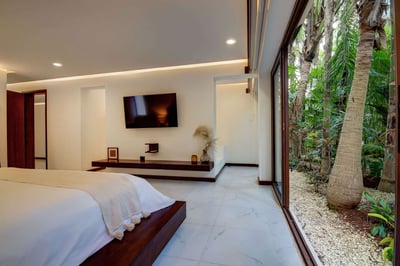 Luxury Villa Photo #33