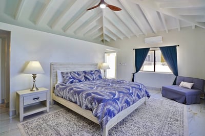 Luxury Villa Photo #31