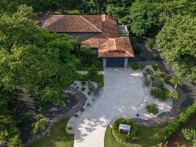 Luxury Villa Photo #27