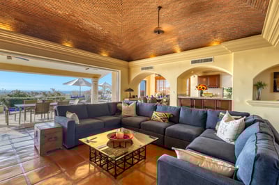 Luxury Villa Photo #33