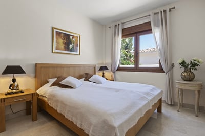 Luxury Villa Photo #18