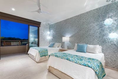 Luxury Villa Photo #17