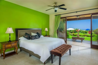 Luxury Villa Photo #30