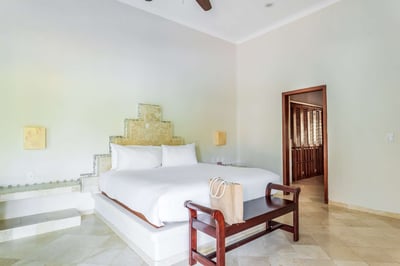 Luxury Villa Photo #29