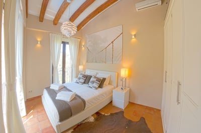 Luxury Villa Photo #26