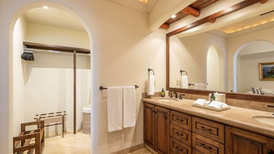 Luxury Villa Photo #37
