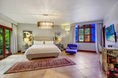 Luxury Villa Photo #30