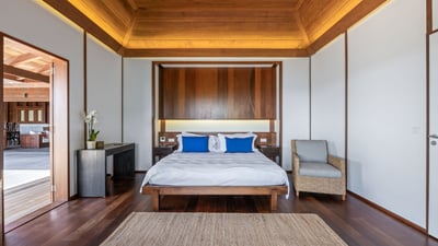 Luxury Villa Photo #35