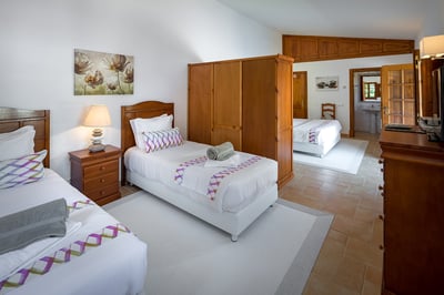 Luxury Villa Photo #20
