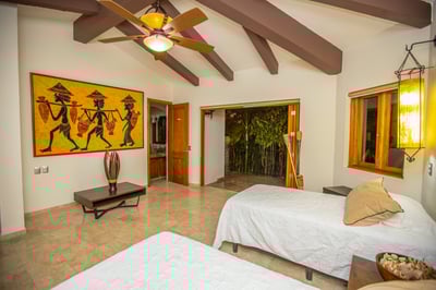 Luxury Villa Photo #37