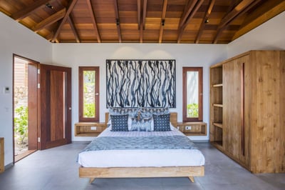 Luxury Villa Photo #34