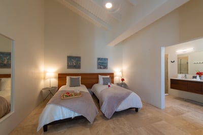 Luxury Villa Photo #59