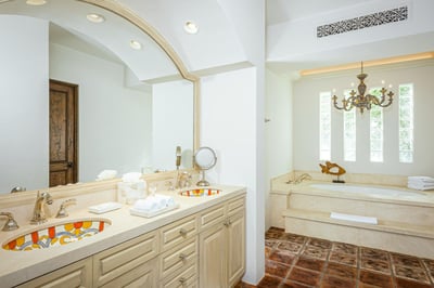 Luxury Villa Photo #32