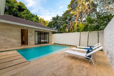 Luxury Villa Photo #2