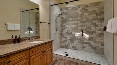 King ensuite lower level