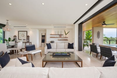 Luxury Villa Photo #11