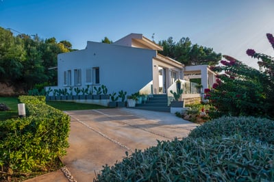 Luxury Villa Photo #33