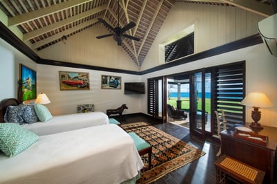 Luxury Villa Photo #15