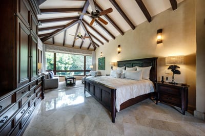 Luxury Villa Photo #15