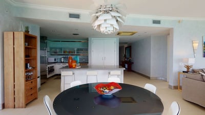 Luxury Villa Photo #14