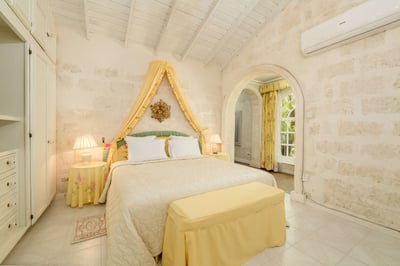 Luxury Villa Photo #19