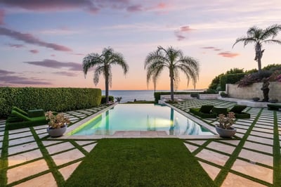 Luxury Villa Photo #6
