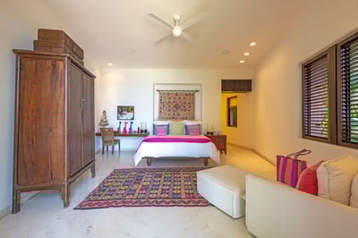 Luxury Villa Photo #30