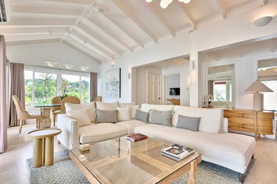 Luxury Villa Photo #3