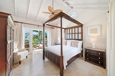 Luxury Villa Photo #12