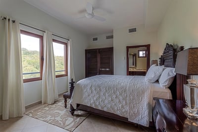 Luxury Villa Photo #14