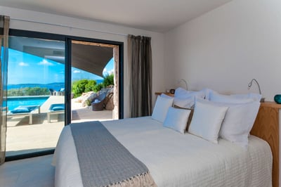 Luxury Villa Photo #30