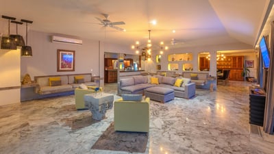 Luxury Villa Photo #25