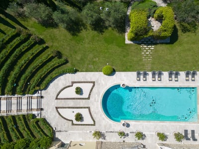 Luxury Villa Photo #6