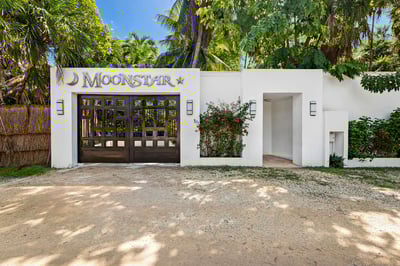 Luxury Villa Photo #50