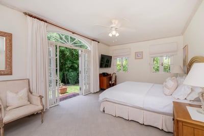 Luxury Villa Photo #34