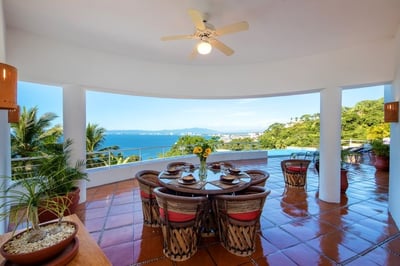 Luxury Villa Photo #9