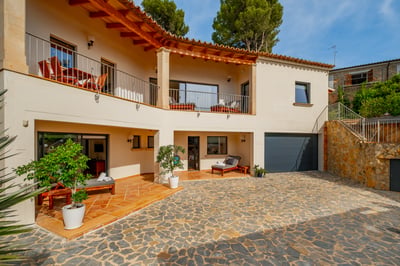 Luxury Villa Photo #6