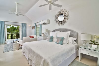Luxury Villa Photo #3