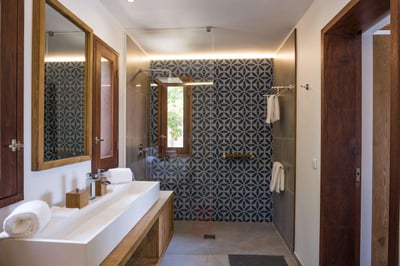 Luxury Villa Photo #49