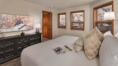 Glacier Lodge West - King suite 2