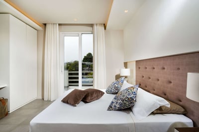 Luxury Villa Photo #25