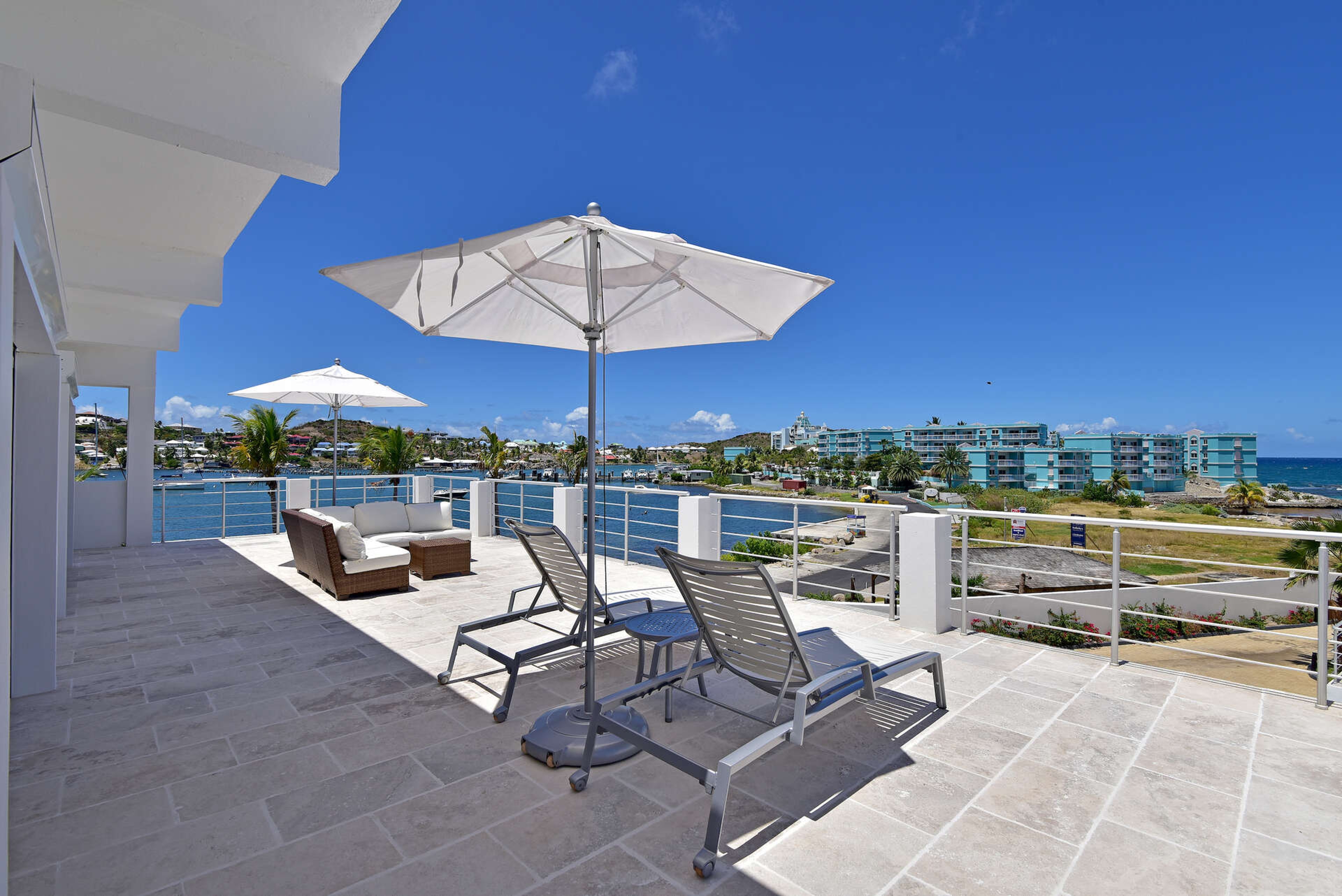 2 BDM Penthouse | Coral Beach Club - 1
